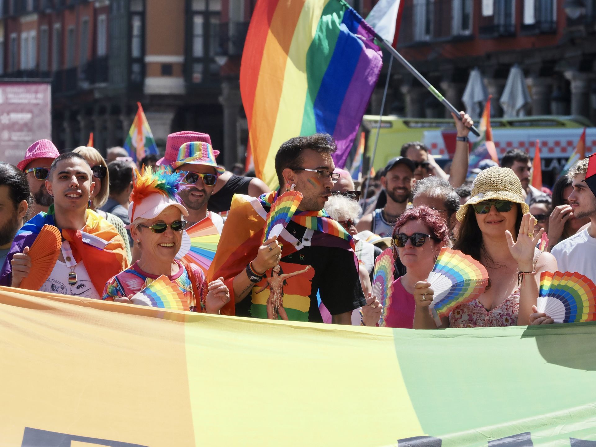 Las imágenes de la manifestación LGTBI en Valladolid