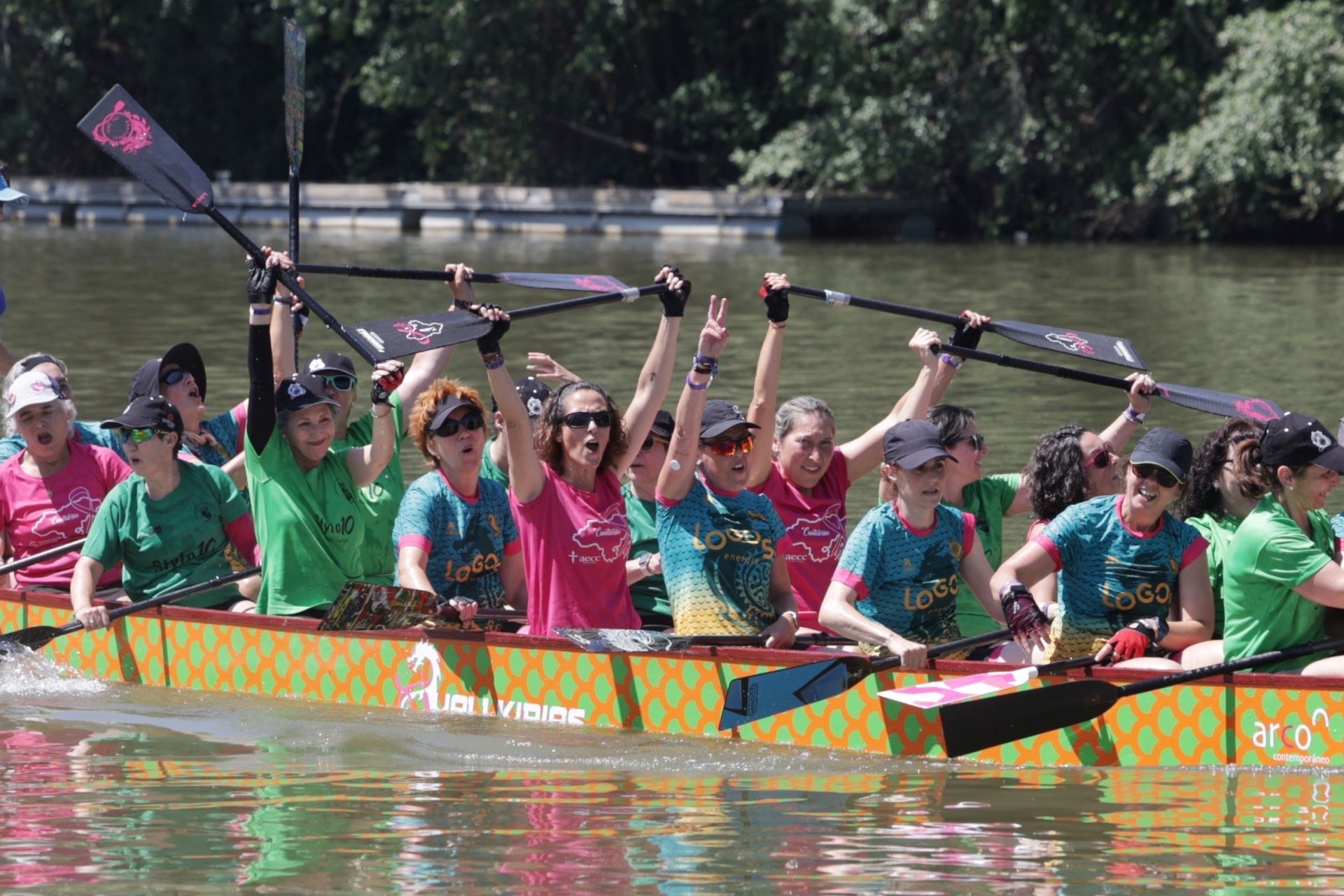 Las imágenes de las Valkirias en el Pisuerga a ritmo de la modalidad Dragon Boat