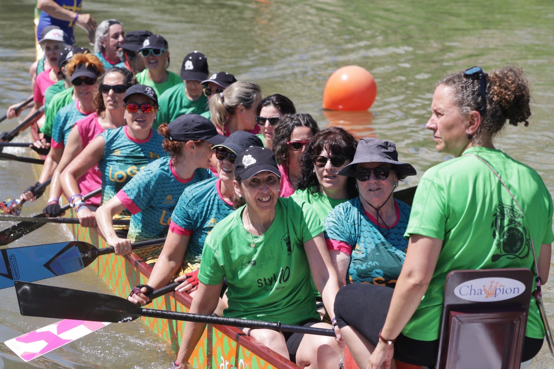 Las imágenes de las Valkirias en el Pisuerga a ritmo de la modalidad Dragon Boat