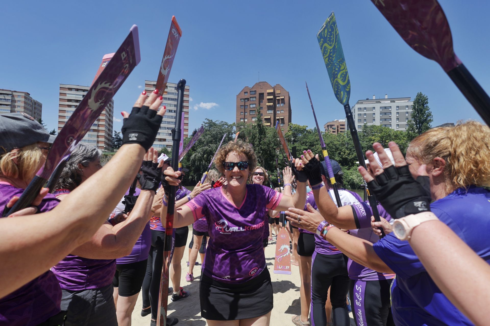 Las imágenes de las Valkirias en el Pisuerga a ritmo de la modalidad Dragon Boat