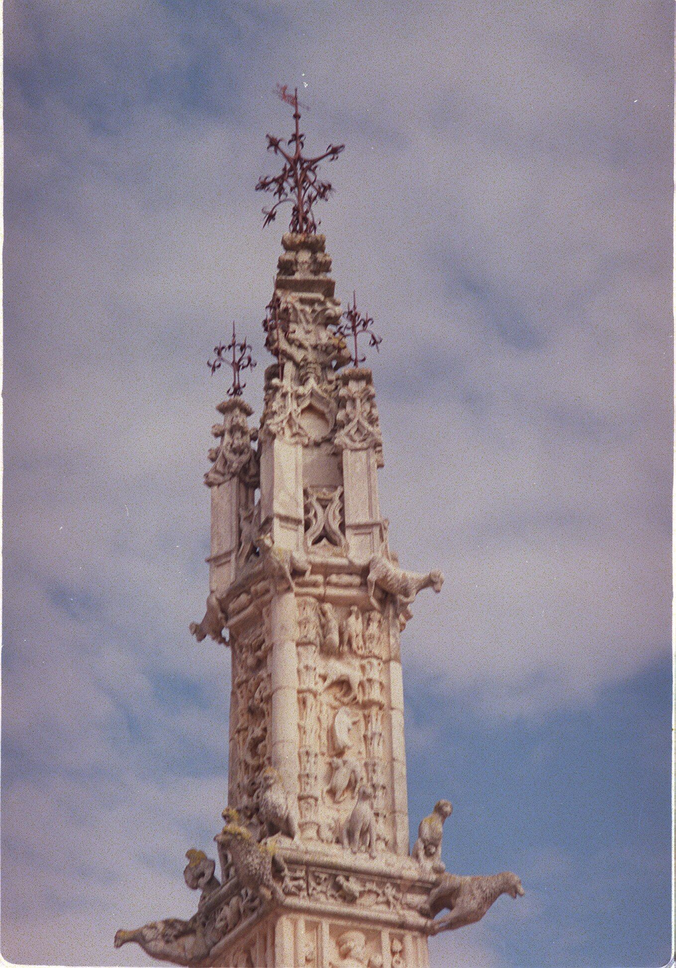 El rollo de Villalón de Campos es un rollo jurisdiccional de estilo gótico que preside la plaza mayor del municipio terracampino. Es bien de interés cultural con la categoría de monumento desde el 15 de marzo de 1929.