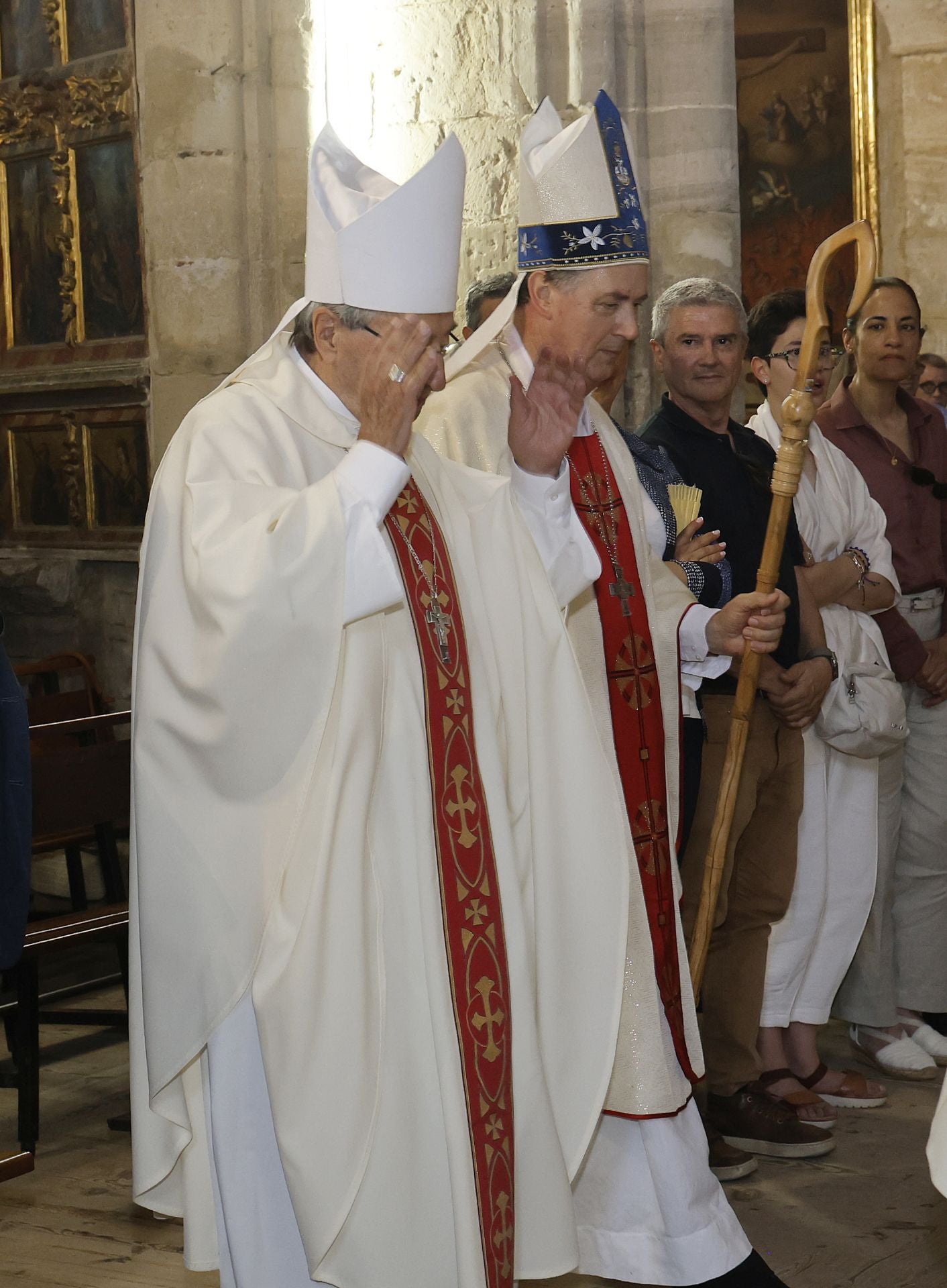 Astudillo se acerca al Papa con el cardenal Artime