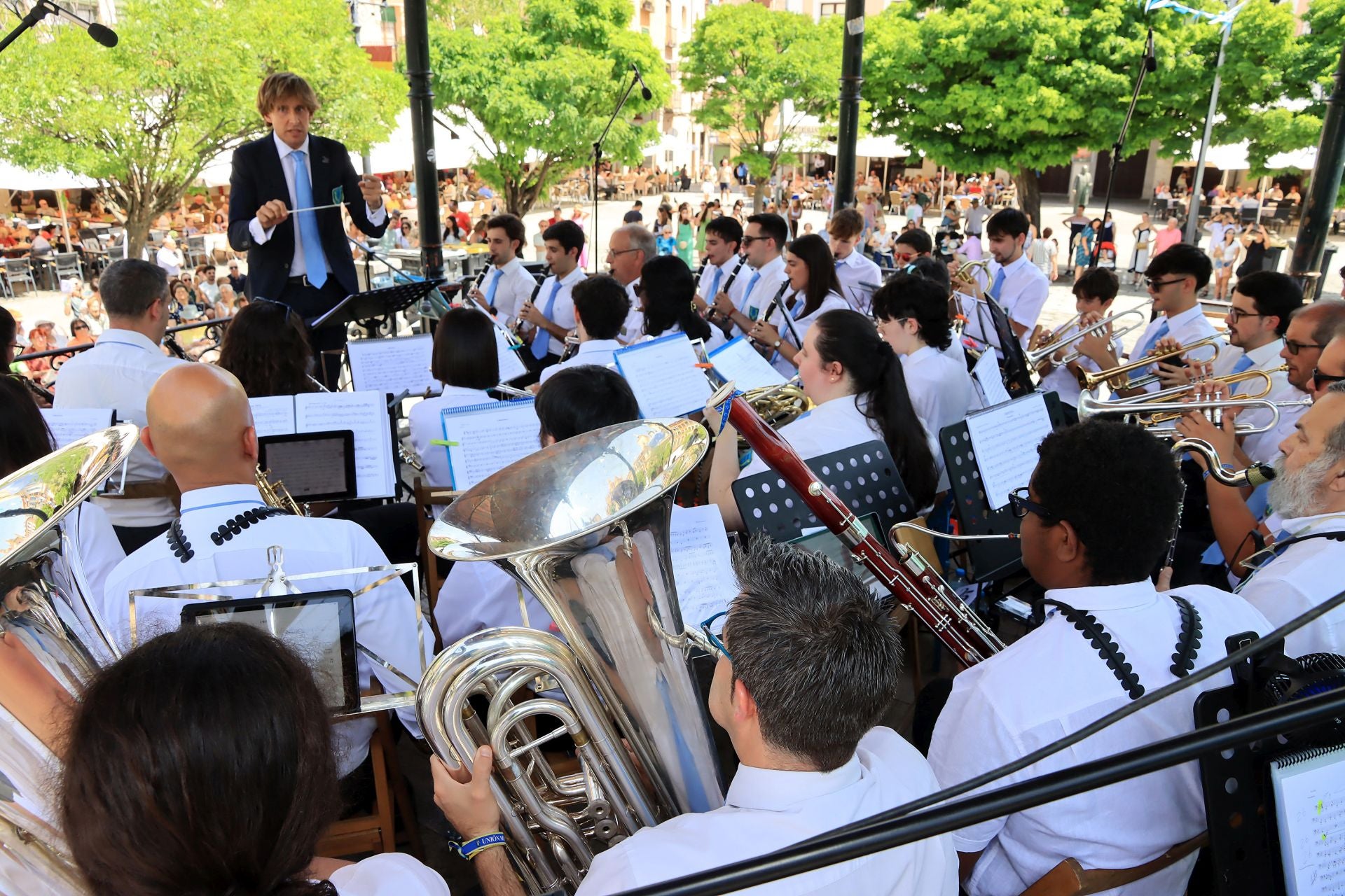 Fotos del canto del himno de Segovia y de la Tajada de San Andrés