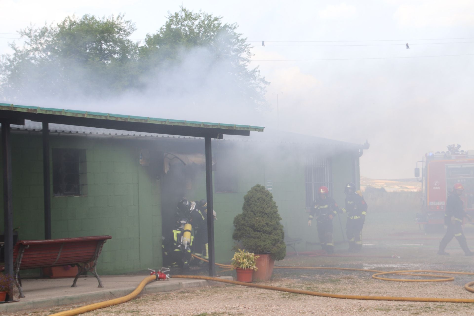 Fotos del incendio de un club de golf en un pueblo de Segovia