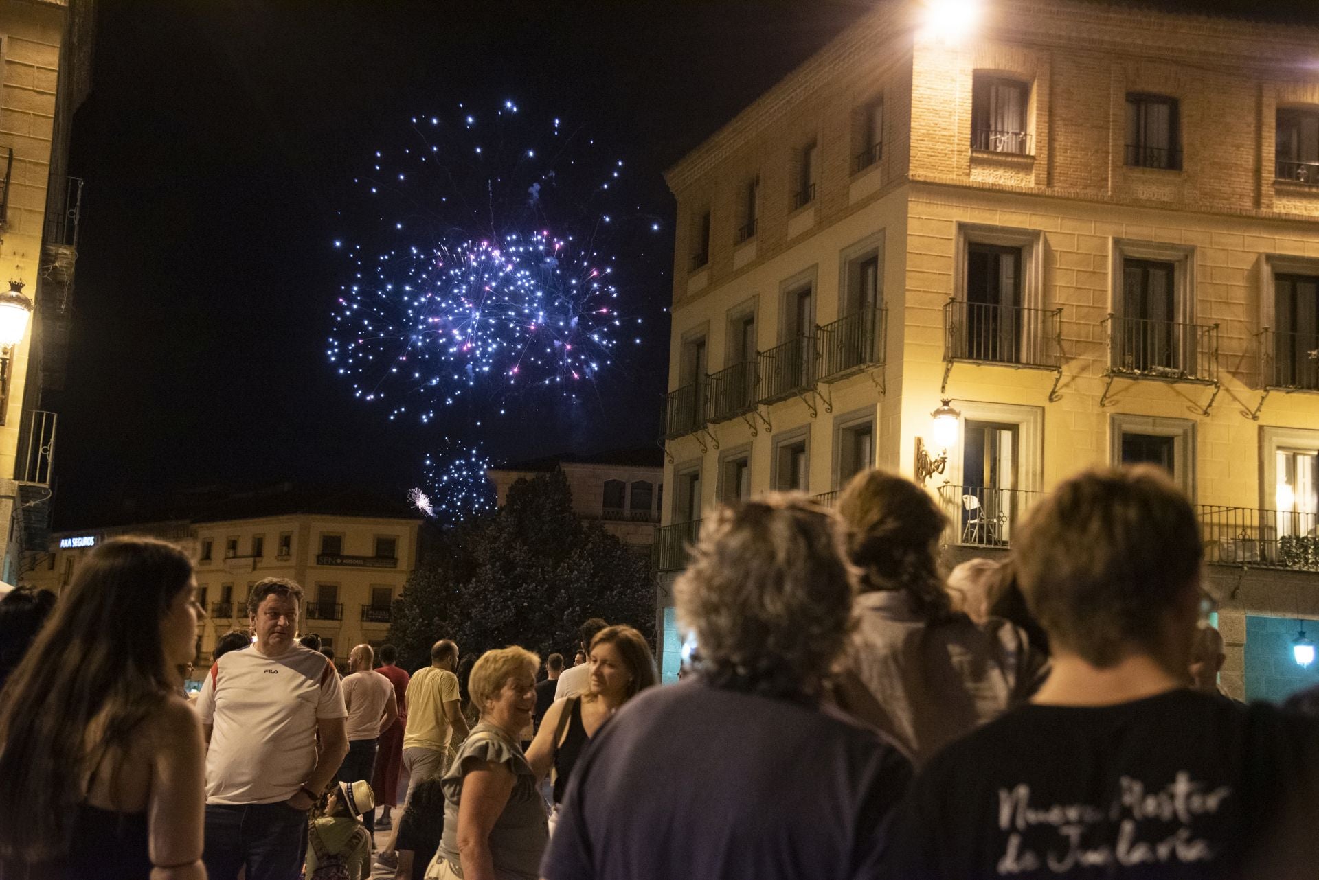 Fotos del espectáculo de fuegos artificiales en Segovia