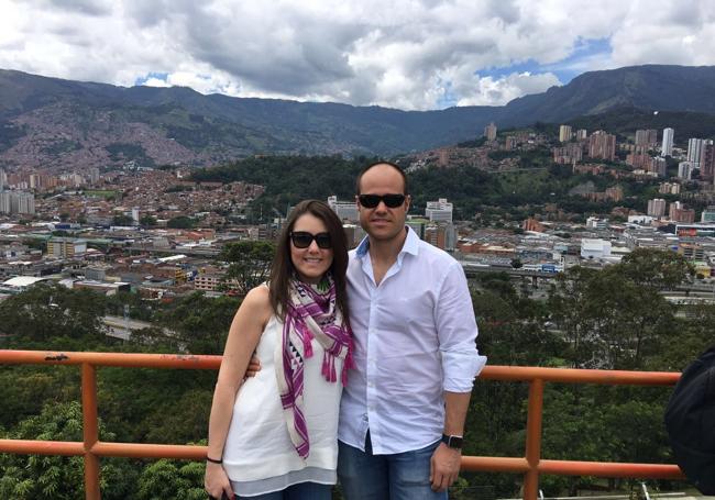 Manuel Jiménez y Cristina, su mujer, en Medellín