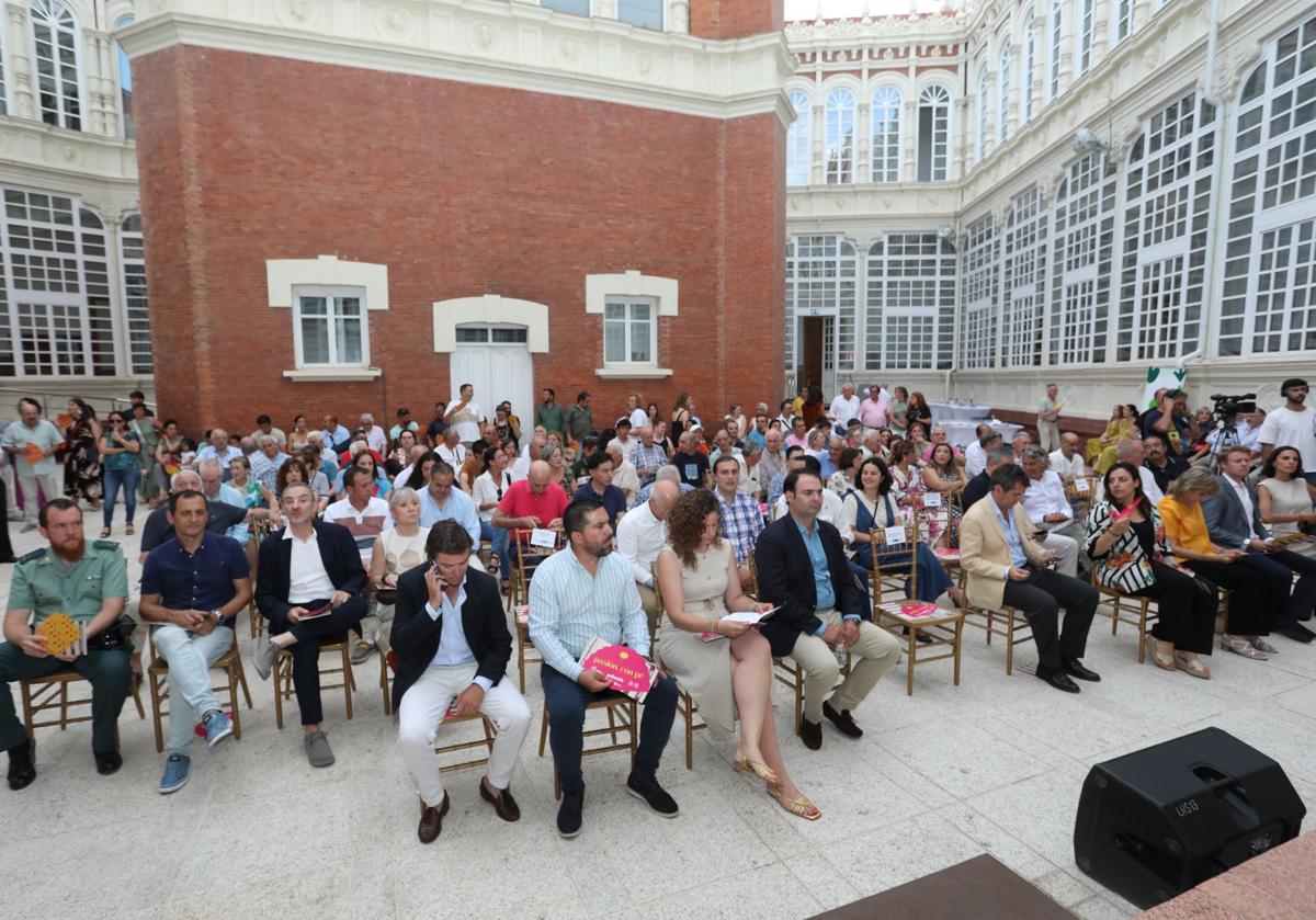 Presentación de la feria turina de San Antolín en el patio del Palacio de la Diputación.