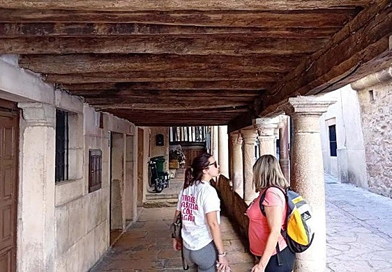 Dos turistas en Sepúlveda.