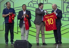 Fernández Mañueco, en el acto de presentación de los calendarios deportivos de las competiciones oficiales de la Real Federación Española de Fútbol