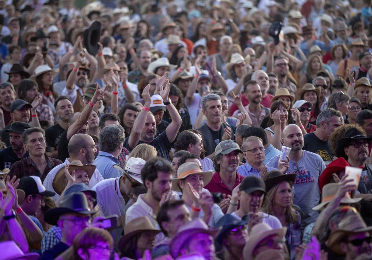 Público en una edición anterior del Festival Huercasa Country.