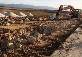 Obras de urbanización en el polígono de Los Hitales, en Bernuy de Porreros.