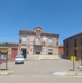 Fachada del Ayuntamiento de Villacarralón.