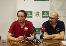 Miguel Ángel Peñas y Tomás Hernández, directivos del BM Aula, en sala de prensa.
