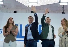Ester Muñoz, nueva portavoz en el Congreso, Alberto Núñez Feijóo, Alfonso Fernández Mañueco y Alicia García, en el último mitin del presidente del PP en Castilla y León.