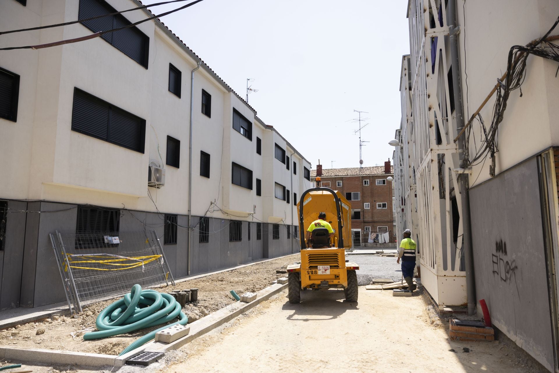 Comienzo de las obras de rehabilitación de las viviendas del barrio.