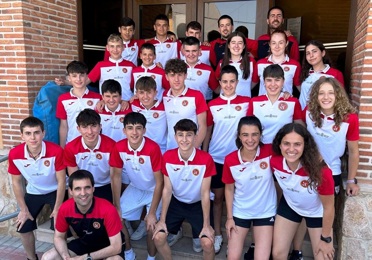 Integrantes de la selección de la federación de Navarra, campeona de 36 metros y absoluta.