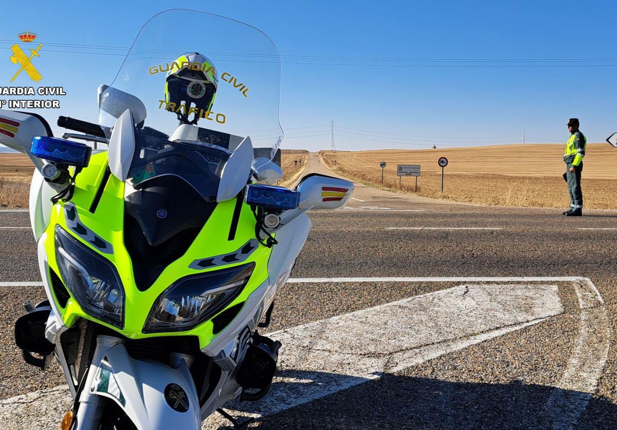 Guardia Civil de Tráfico en las carreteras palentinas.