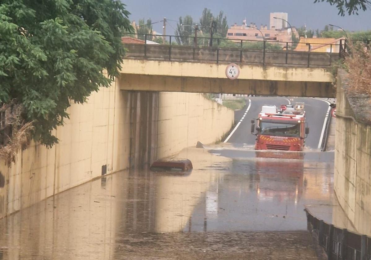 Una tormenta a primera hora de la noche provoca incidencias en diferentes puntos de la provincia