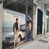 Anuncio de la próxima apertura de la tienda de El Ganso en la calle Santiago de Valladolid.