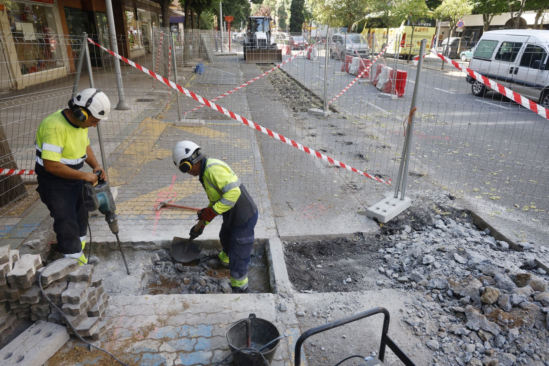 Las obras de la red de calor llegan a la avenida Casado del Alisal