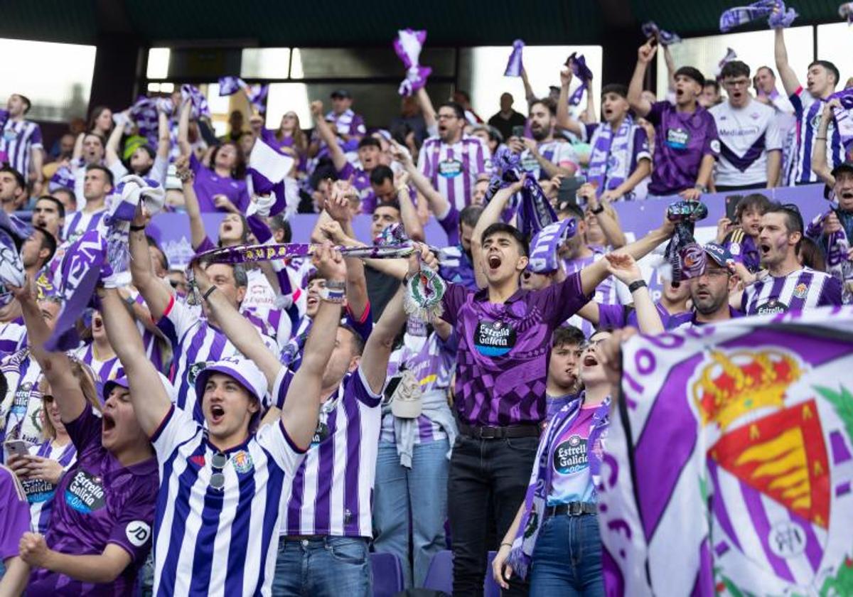 Aficionados del Real Valladolid durante la campaña 2023-2024 en Segunda División.