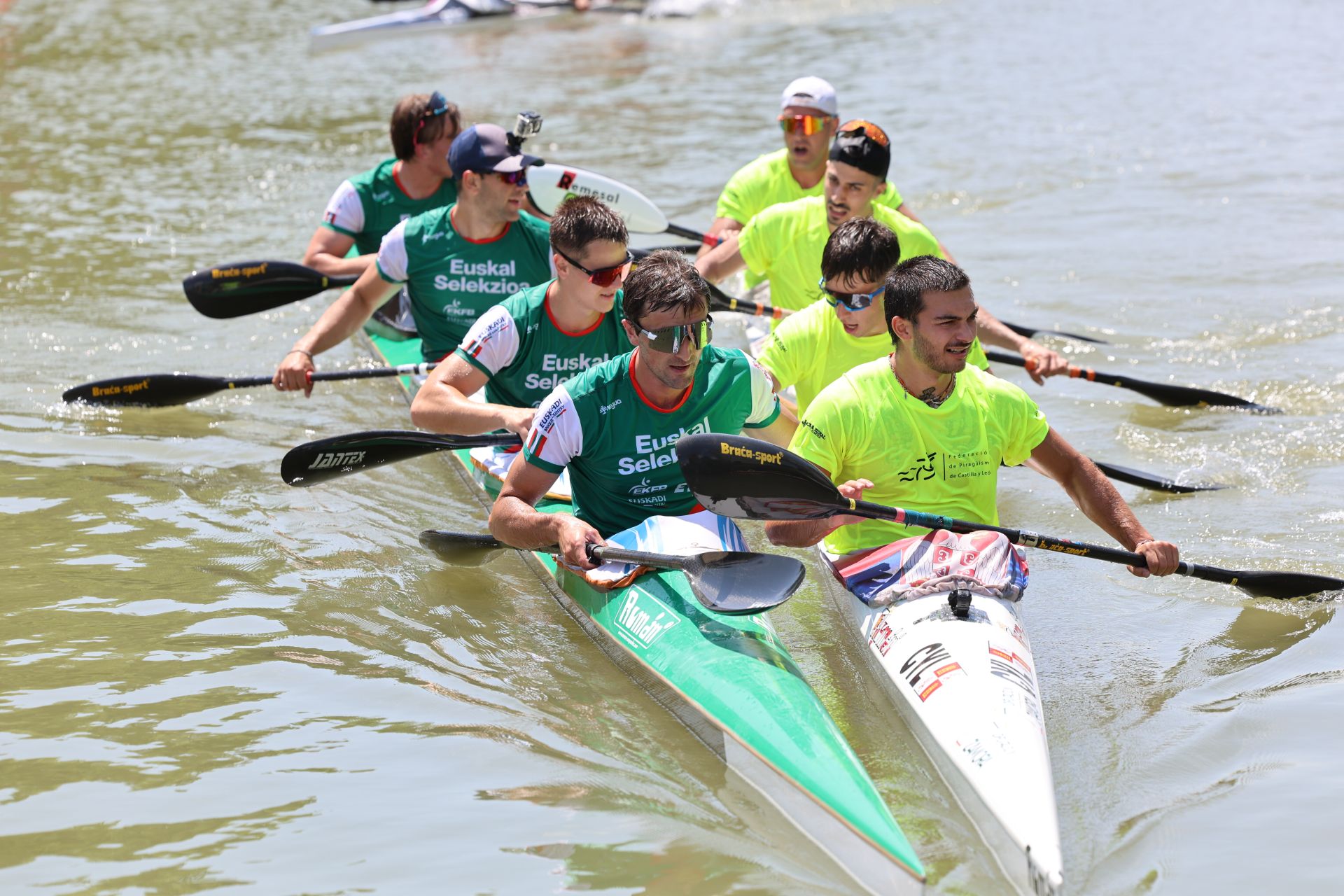Las imágenes de la Regata Internacional K4 celebrada en aguas del Pisuerga