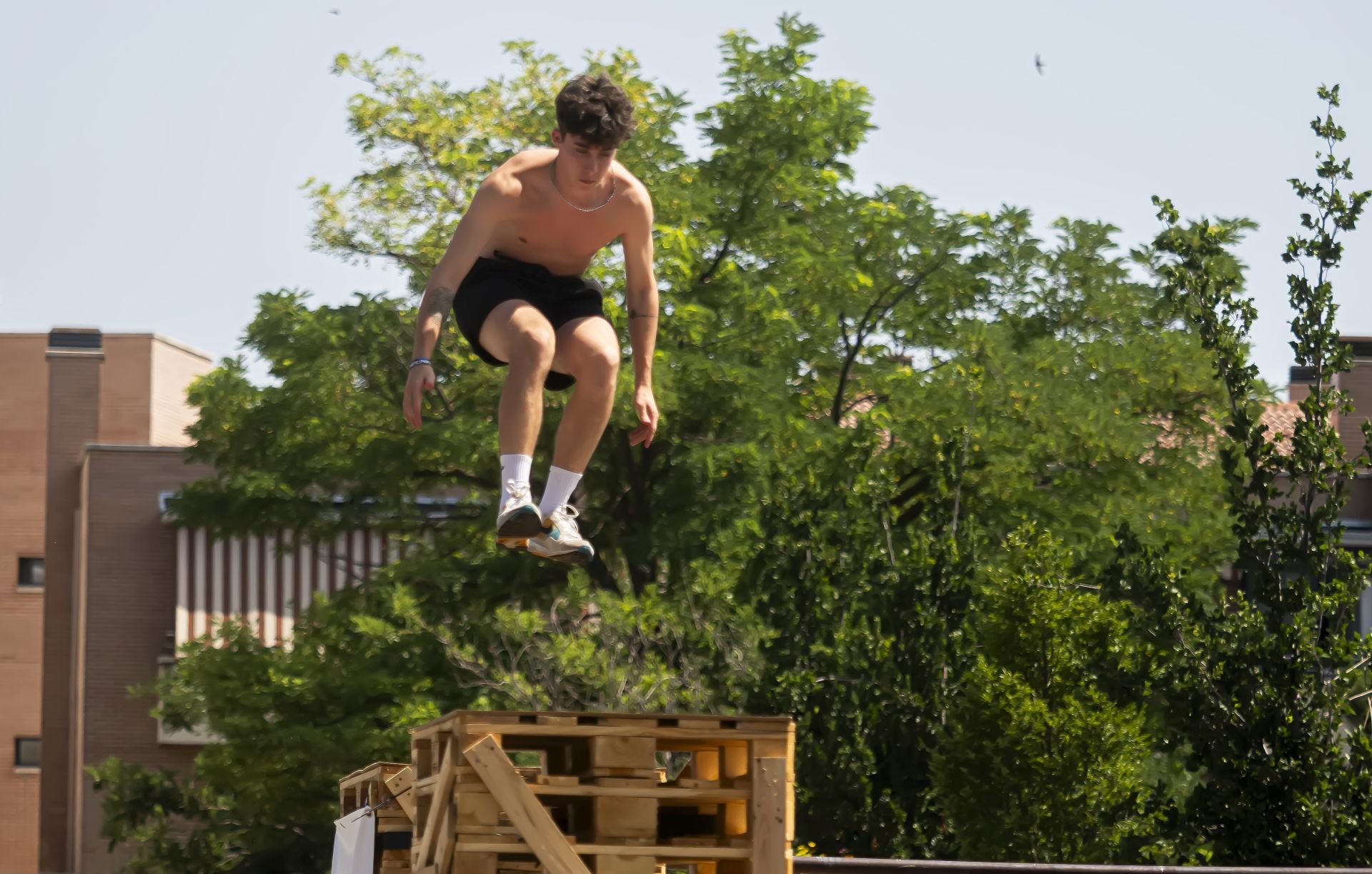 Las acrobacias de parkour impresionan en el LAVA