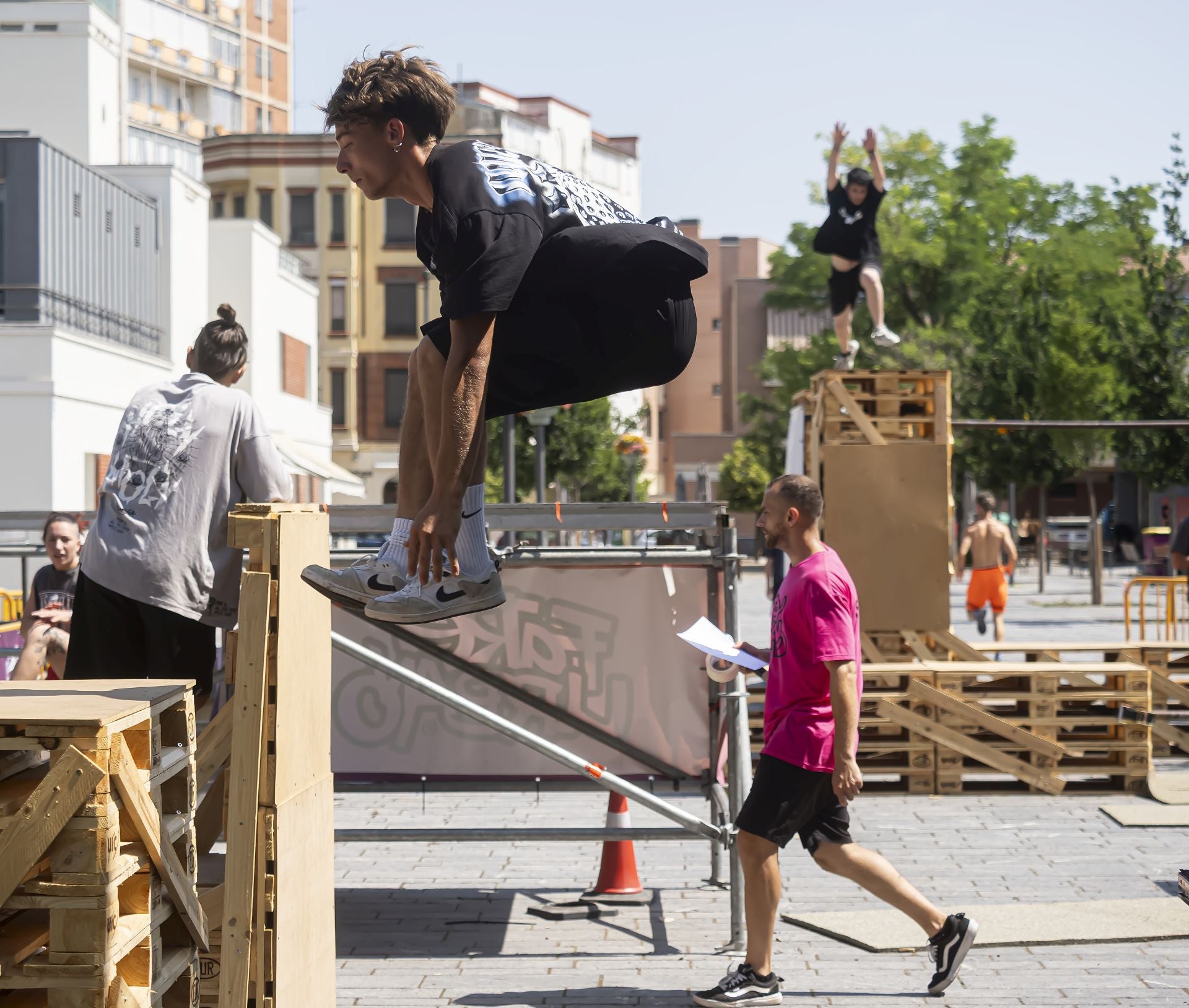 Las acrobacias de parkour impresionan en el LAVA
