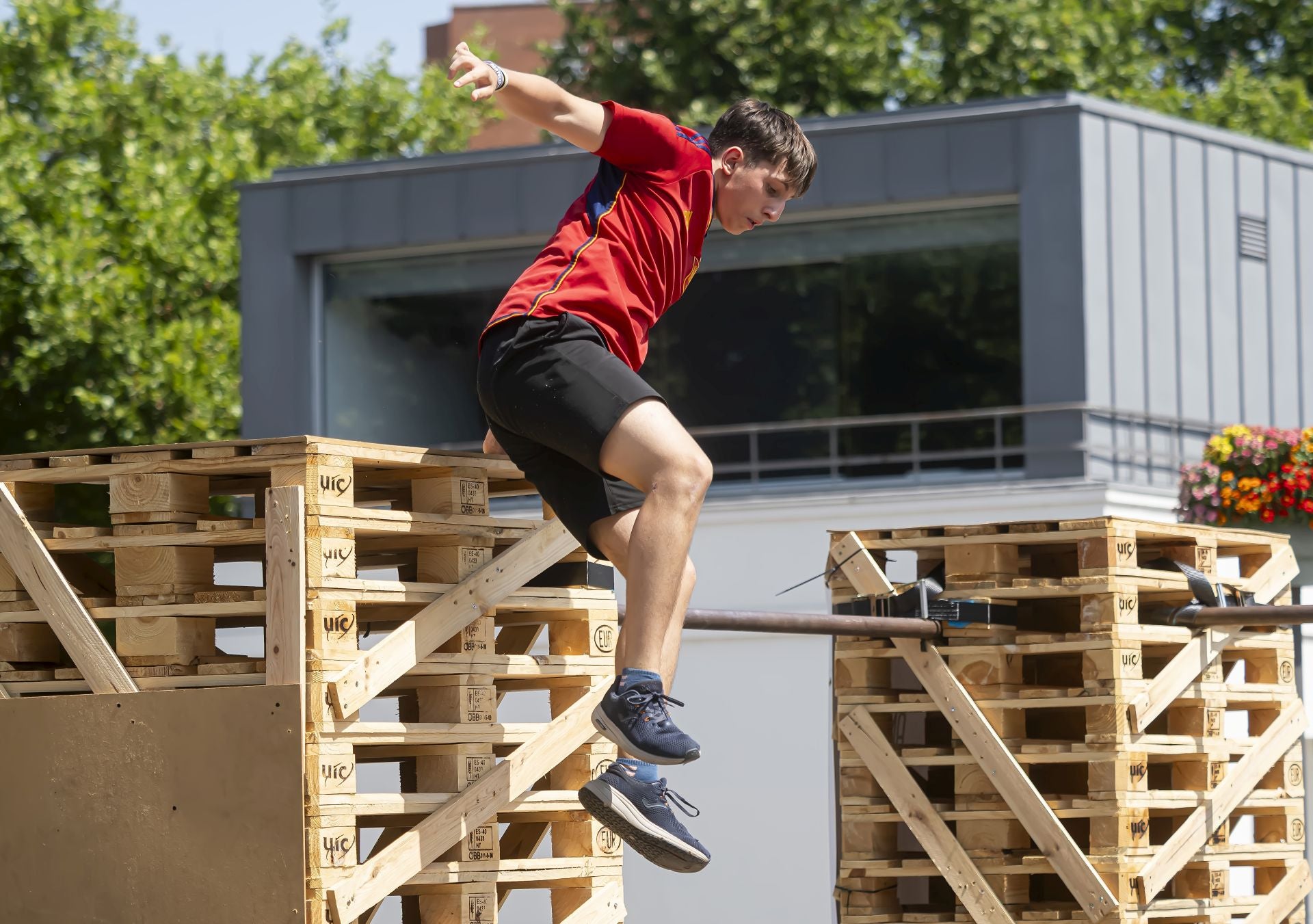 Las acrobacias de parkour impresionan en el LAVA