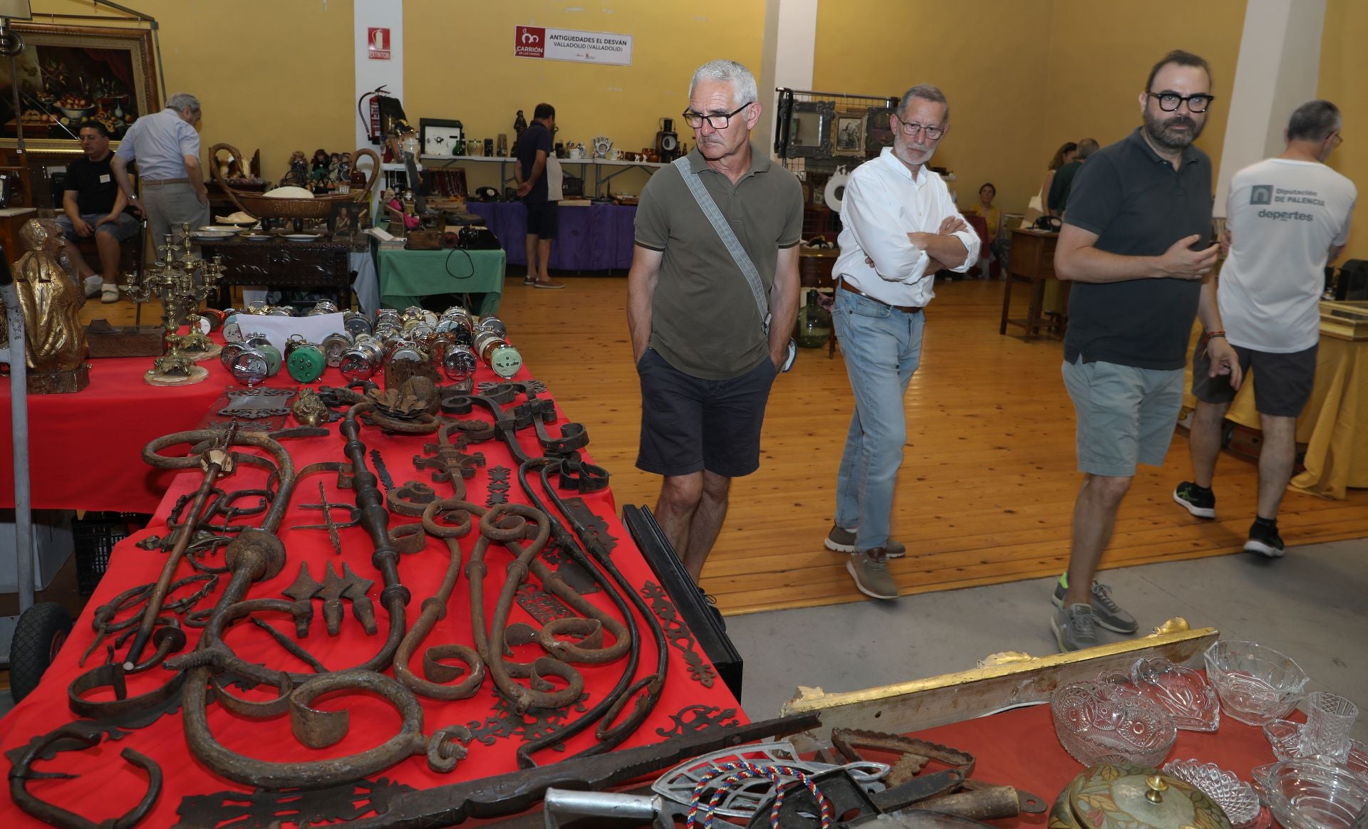 Así es la feria de antigüedades de Carrión