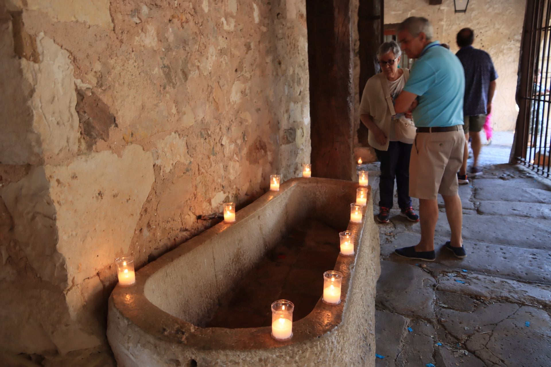 La noche de las velas en Pedraza, en imágenes