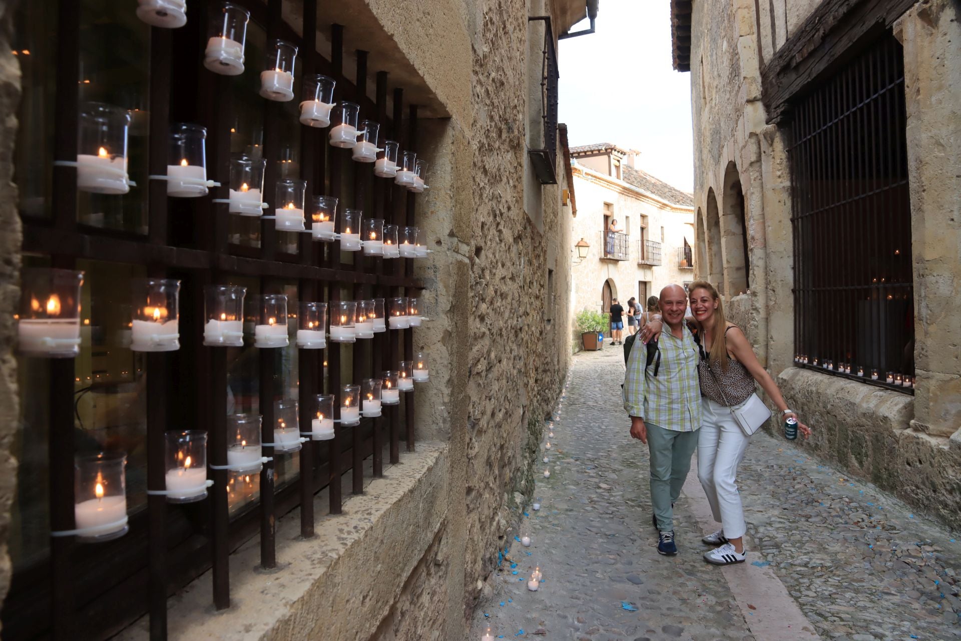 La noche de las velas en Pedraza, en imágenes