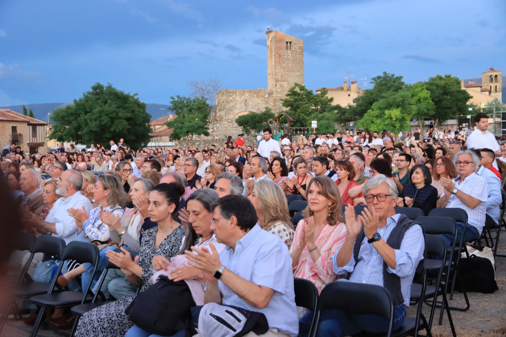 La noche de las velas en Pedraza, en imágenes