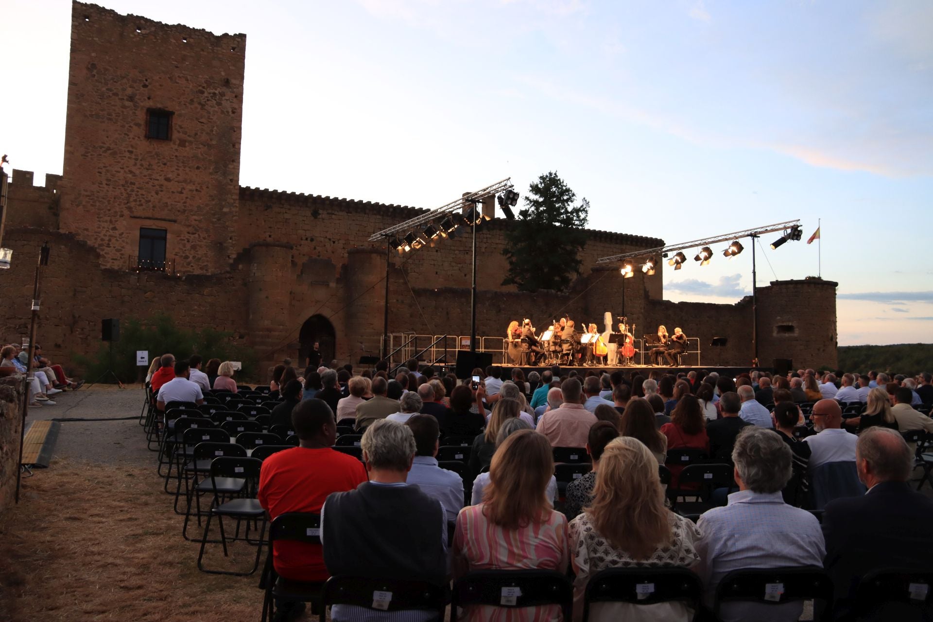 La noche de las velas en Pedraza, en imágenes