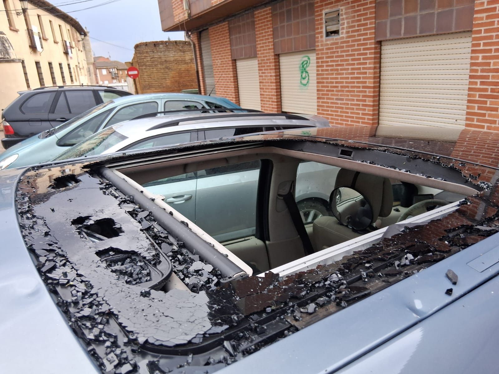 Una granizada rompe más de una decena de lunas de vehículos en Osorno