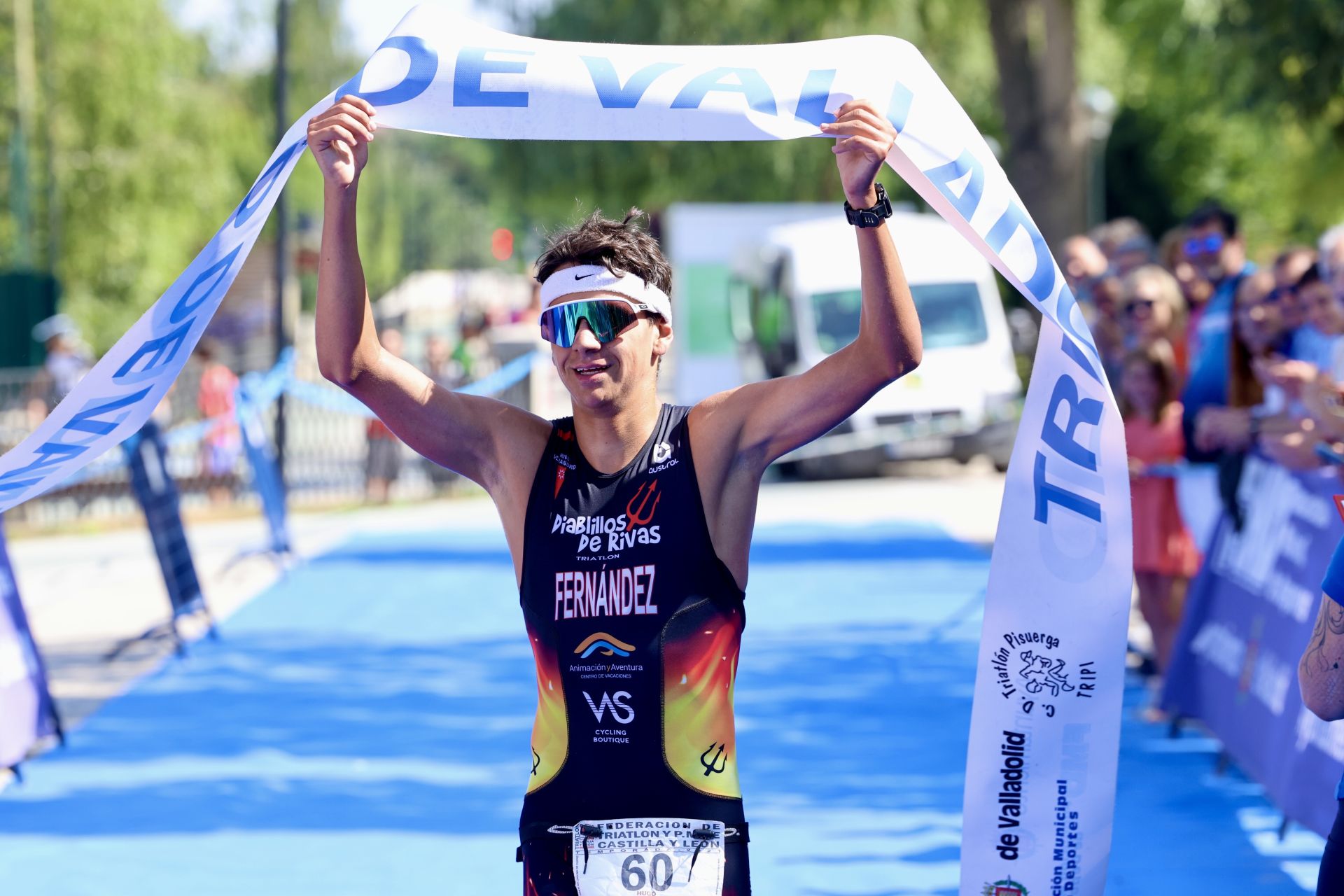 Doscientos atletas prueban su resistencia en la XXVII edición del Triatlón Ciudad de Valladolid
