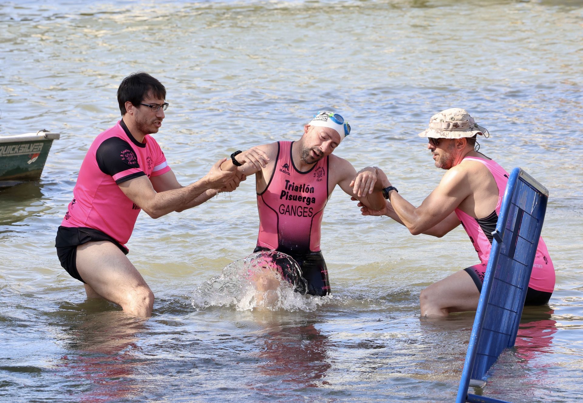 Doscientos atletas prueban su resistencia en la XXVII edición del Triatlón Ciudad de Valladolid