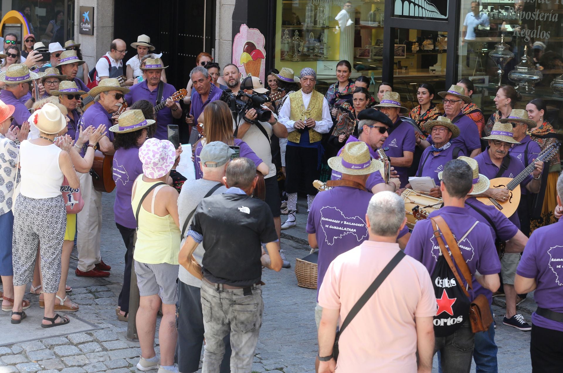 Los pasacalles de Folk Segovia, en imágenes