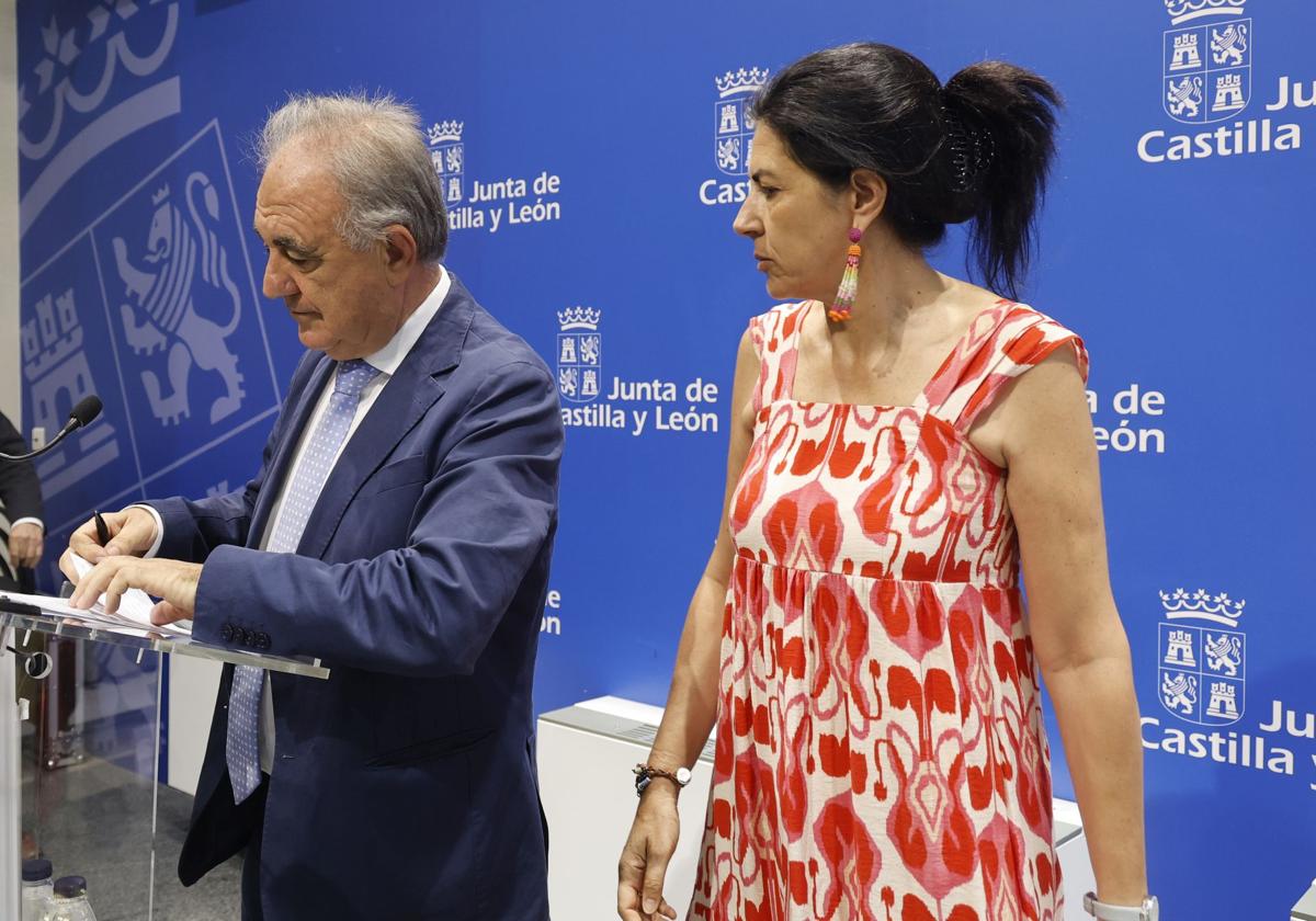 José Antonio Rubio Mielgo y la secretaria de la Delegación de la Junta, Silvia Aneas.