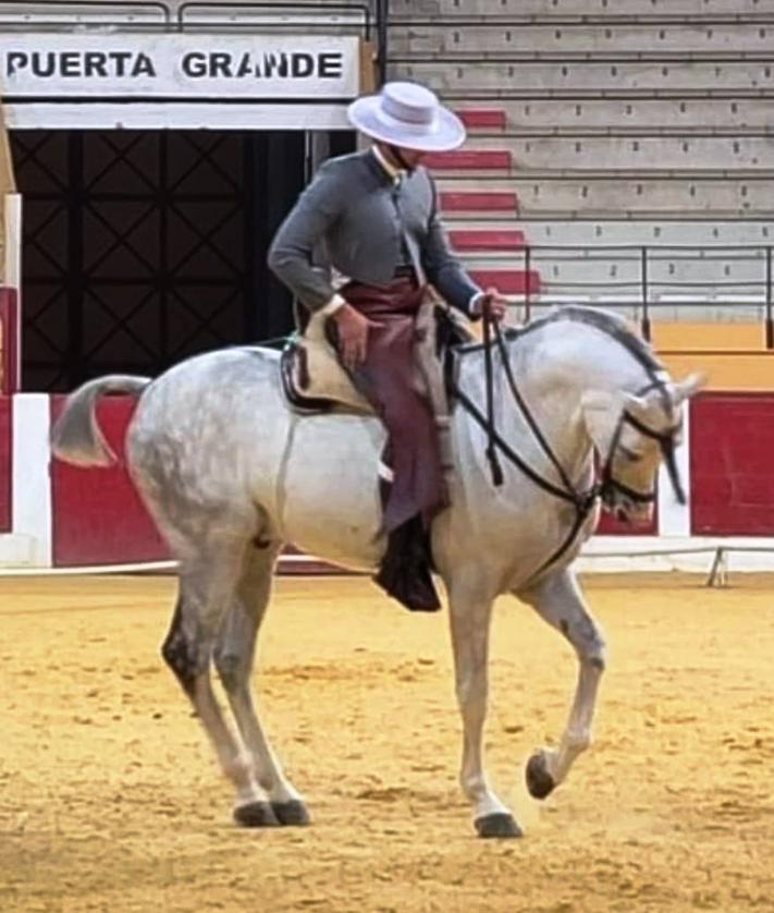 Imagen secundaria 2 - Alejandra Mingo se erige en protagonista de la Copa Diputación de Valladolid de Doma Vaquera