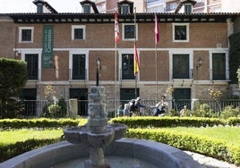 Jardín de la Casa de Cervantes en la calle Rastro.