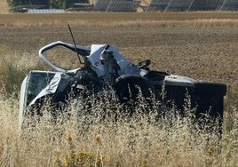 Restos de la furgoneta accidentada en la noche de este lunes en Valverde del Majano.