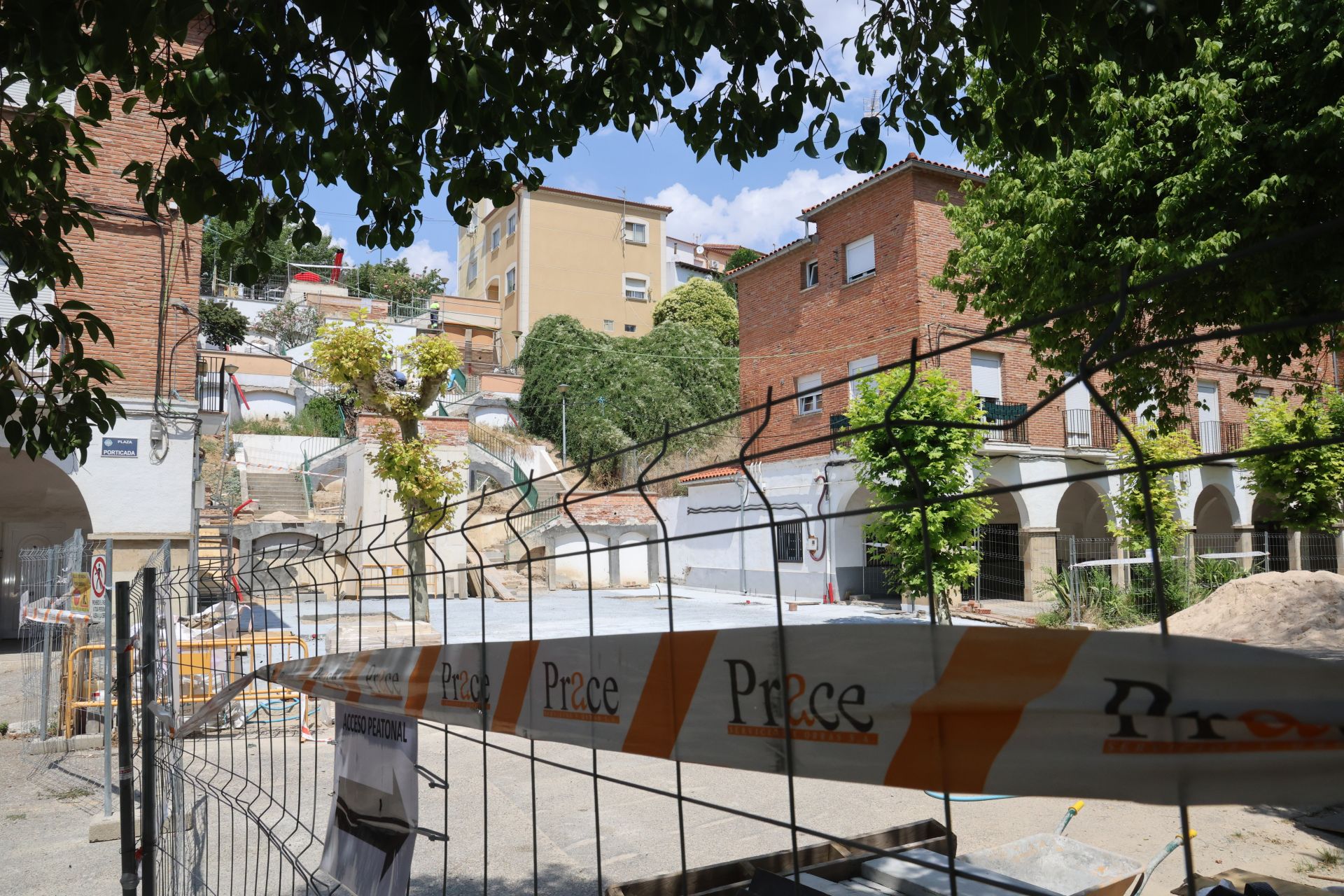 Imágenes de las obras del ascensor de Girón.