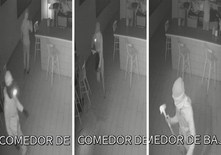 Momento en el que dos encapuchados irrumpen en el restaurante Sarmiento de Serrada.