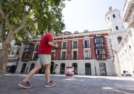 Fachada del hotel El Coloquio, en la plaza de la Universidad, integrado desde el 1 de julio bajo el paraguas de la cadena Eurostars.