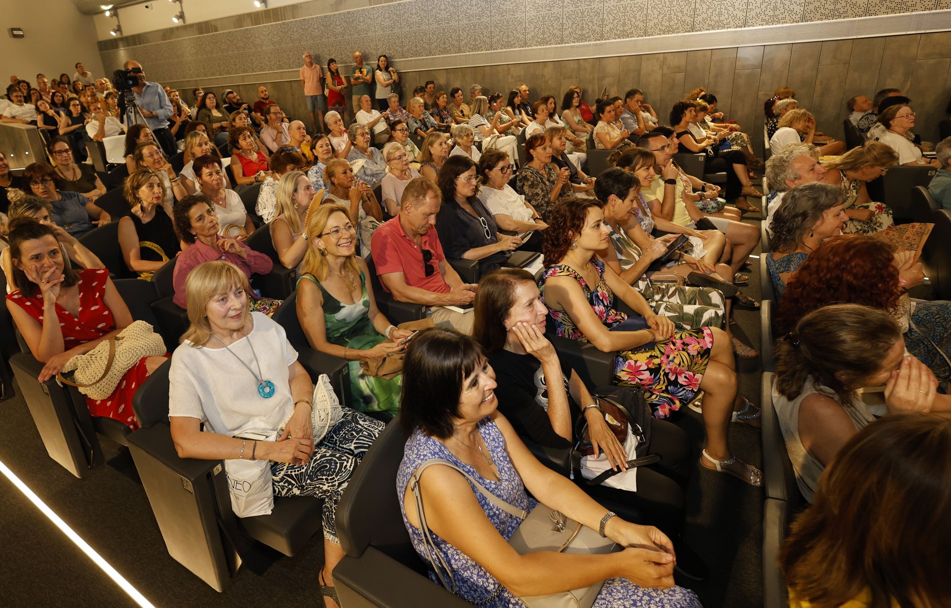 La neurocientífica Nazareth Castellanos abarrota el Centro Cultural de Palencia