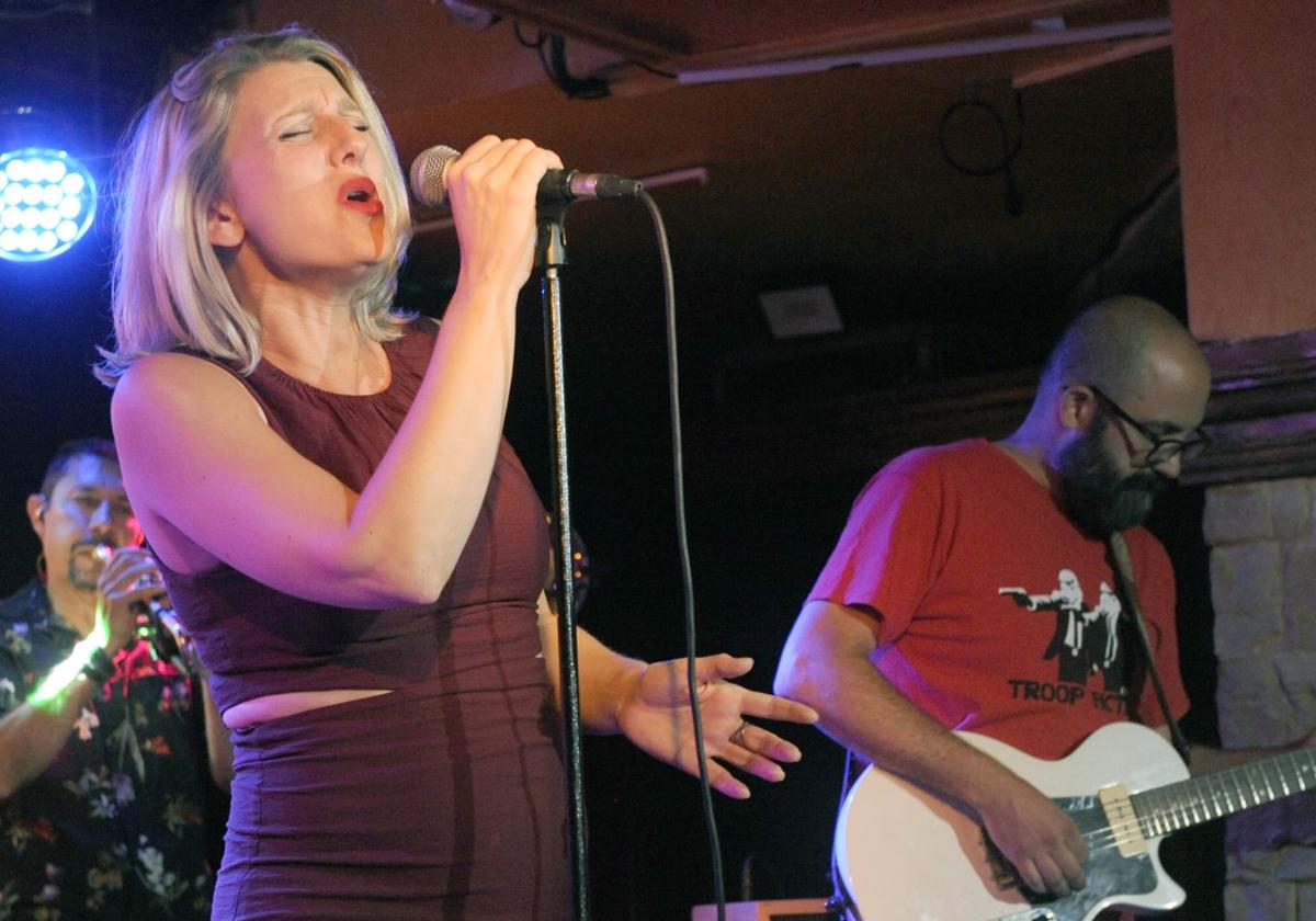 Actuaciones de Vilma y Mr Mushroom en el festival concurso Summer is music
