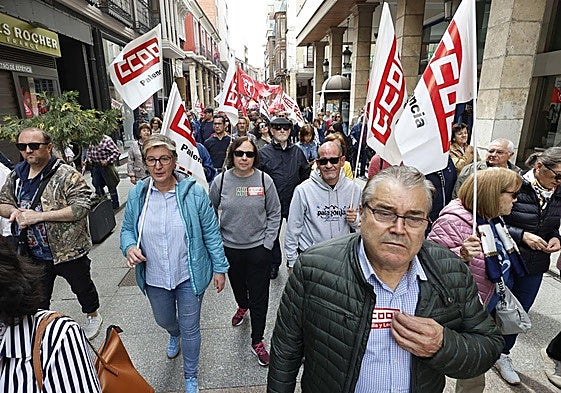 Manifestacion del Primero de Mayo por la Calle Mayor de Palencia.