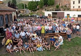 Celebración por el cumpleaños de Pedro Arto.