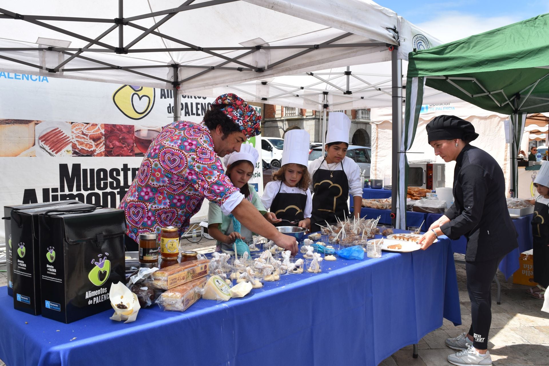 Aguilar funde la feria gastronómica con las sevillanas